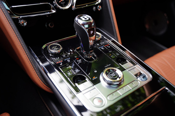 Bentley Flying Spur 2.9 V6 Hybrid Azure GERESERVEERD