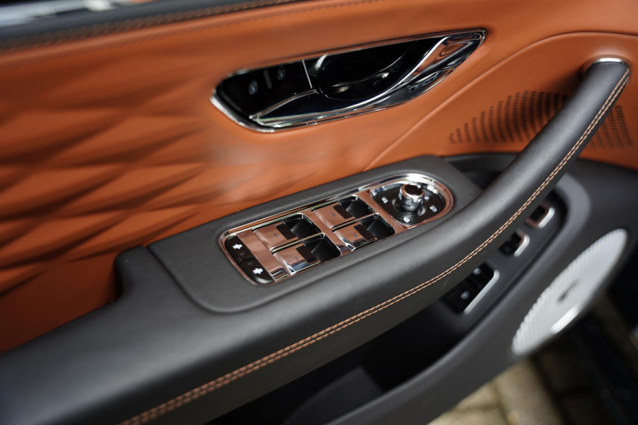 Bentley Flying Spur 2.9 V6 Hybrid Azure GERESERVEERD