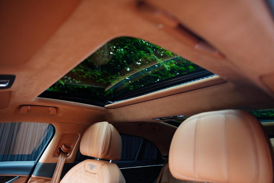 Bentley Flying Spur 2.9 V6 Hybrid Azure GERESERVEERD