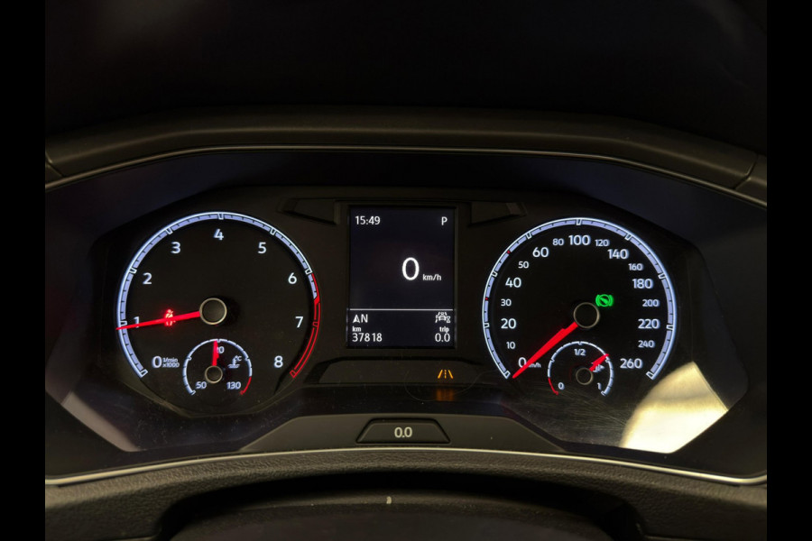 Volkswagen T-Roc 1.5 TSI Sport / Automaat / Stoelverwarming / Clima