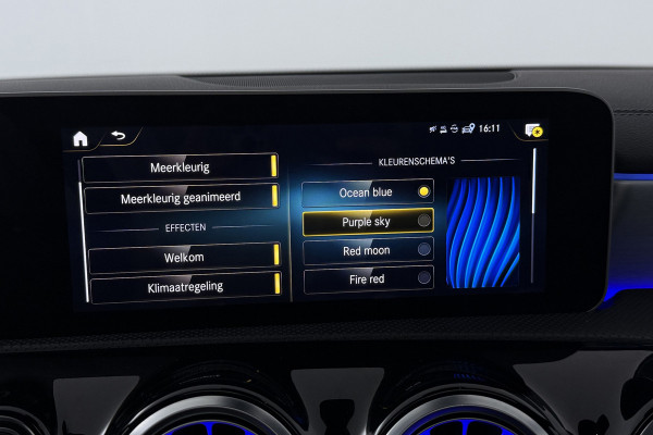 Mercedes-Benz CLA-Klasse 200 Premium Plus (SFEERVERLICHTING, PANORAMADAK, ELEKT. VERST. STOELEN, GOED ONDERHOUDEN, CAMERA)