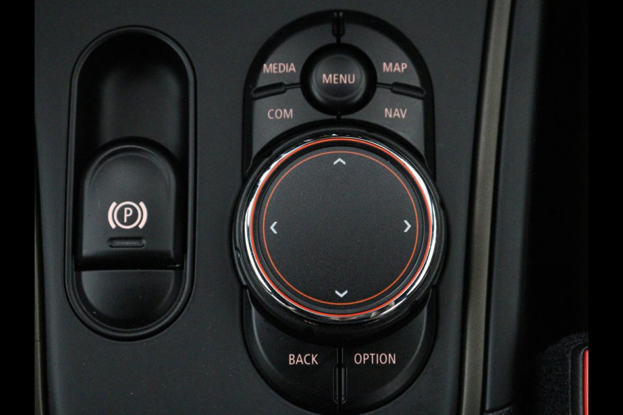 MINI Countryman 2.0 Cooper S ALL4 Chili | Panoramadak | Leder | Stoelverwarming | Adaptive cruise | Head-Up | Carplay | Keyless | Navigatie | Sportstoelen | Climate control | Bluetooth