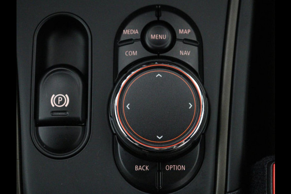 MINI Countryman 2.0 Cooper S ALL4 Chili | Panoramadak | Leder | Stoelverwarming | Adaptive cruise | Head-Up | Carplay | Keyless | Navigatie | Sportstoelen | Climate control | Bluetooth