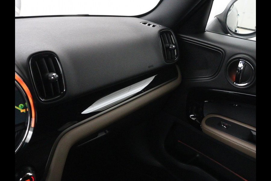 MINI Countryman 2.0 Cooper S ALL4 Chili | Panoramadak | Leder | Stoelverwarming | Adaptive cruise | Head-Up | Carplay | Keyless | Navigatie | Sportstoelen | Climate control | Bluetooth