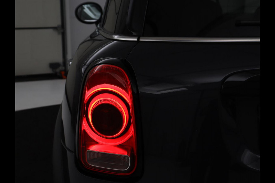 MINI Countryman 2.0 Cooper S ALL4 Chili | Panoramadak | Leder | Stoelverwarming | Adaptive cruise | Head-Up | Carplay | Keyless | Navigatie | Sportstoelen | Climate control | Bluetooth
