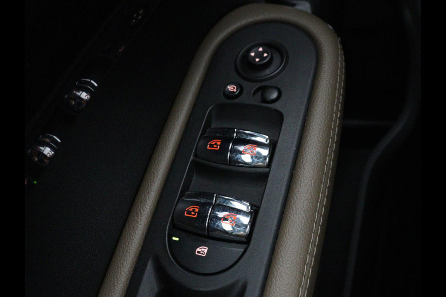 MINI Countryman 2.0 Cooper S ALL4 Chili | Panoramadak | Leder | Stoelverwarming | Adaptive cruise | Head-Up | Carplay | Keyless | Navigatie | Sportstoelen | Climate control | Bluetooth