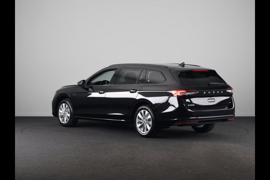 Škoda Superb Combi Business Edition PHEV 1.5 TSI 204 pk 6 versn. DSG | Wegklapbare trekhaak | Winter pakket