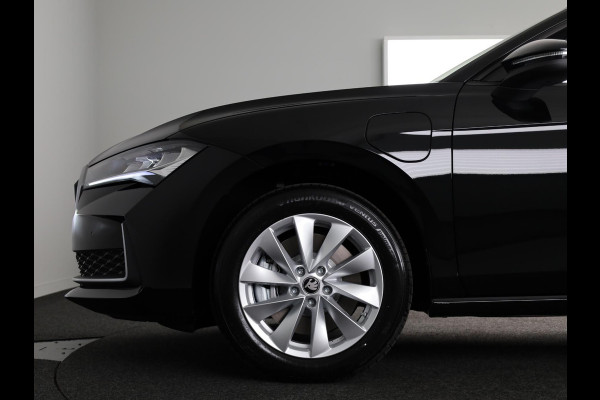 Škoda Superb Combi Business Edition PHEV 1.5 TSI 204 pk 6 versn. DSG | Wegklapbare trekhaak | Winter pakket