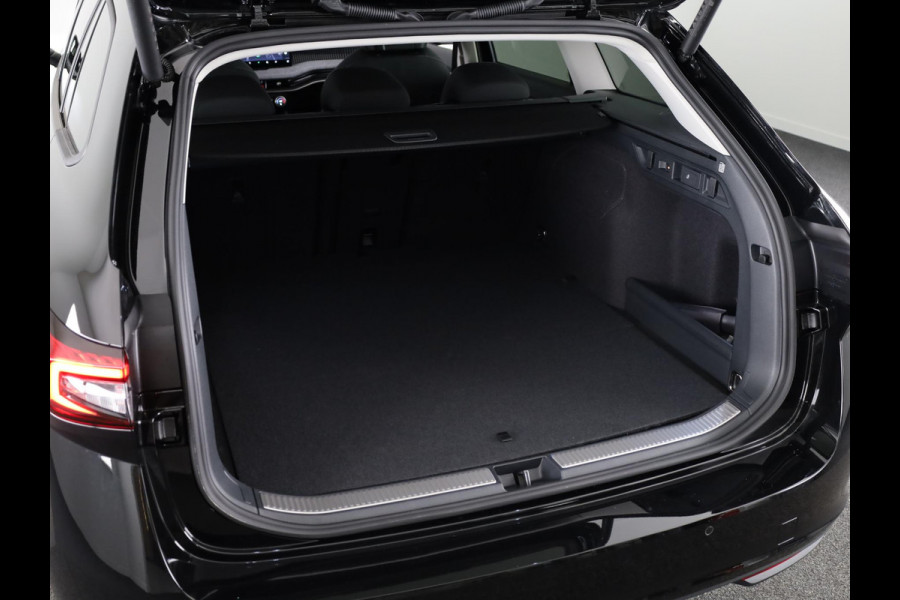 Škoda Superb Combi Business Edition PHEV 1.5 TSI 204 pk 6 versn. DSG | Wegklapbare trekhaak | Winter pakket