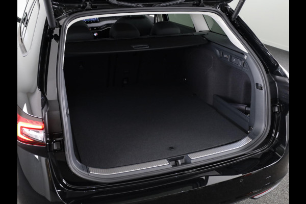 Škoda Superb Combi Business Edition PHEV 1.5 TSI 204 pk 6 versn. DSG | Wegklapbare trekhaak | Winter pakket