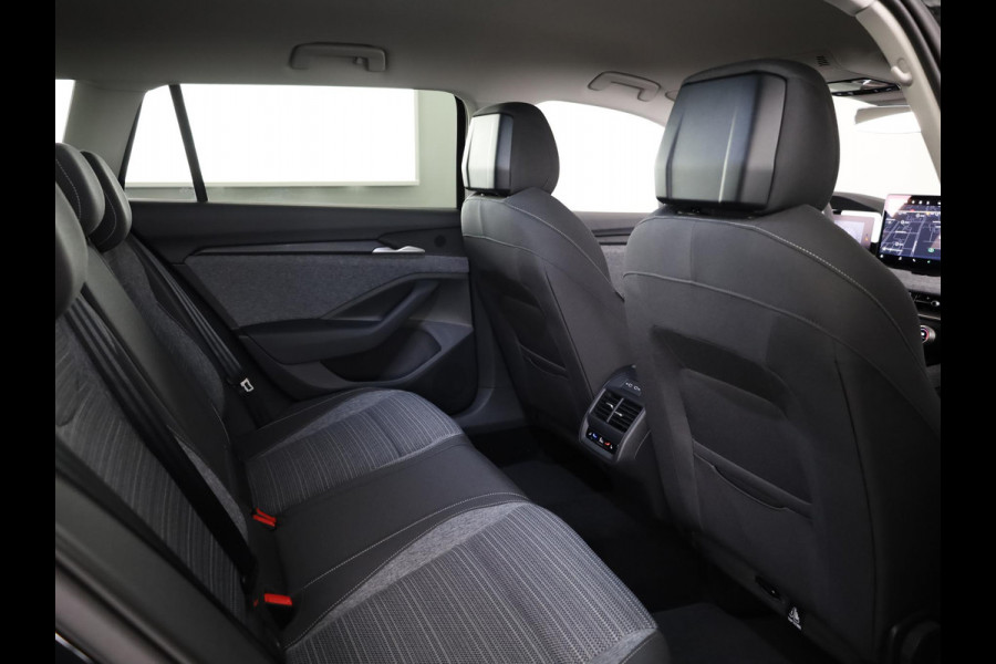 Škoda Superb Combi Business Edition PHEV 1.5 TSI 204 pk 6 versn. DSG | Wegklapbare trekhaak | Winter pakket