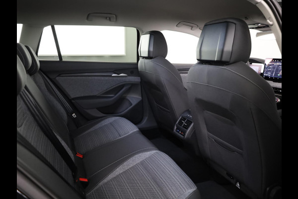 Škoda Superb Combi Business Edition PHEV 1.5 TSI 204 pk 6 versn. DSG | Wegklapbare trekhaak | Winter pakket
