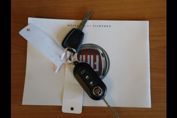 Fiat 500 1.0 Hybrid Dolcevita Finale Navi / Pano / Carplay / Elekramen UNIEKE KILOMETERSTAND