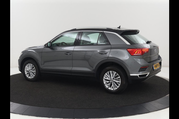 Volkswagen T-Roc 1.5 TSI Style | Trekhaak | Carplay | Adaptive cruise | Navigatie | Climate control | Parkeerhulp | Bluetooth