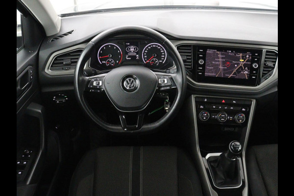Volkswagen T-Roc 1.5 TSI Style | Trekhaak | Carplay | Adaptive cruise | Navigatie | Climate control | Parkeerhulp | Bluetooth