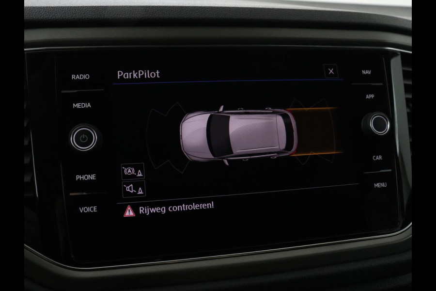 Volkswagen T-Roc 1.5 TSI Style | Trekhaak | Carplay | Adaptive cruise | Navigatie | Climate control | Parkeerhulp | Bluetooth