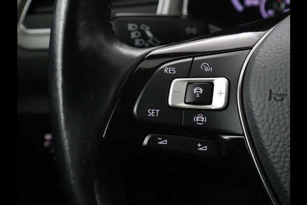 Volkswagen T-Roc 1.5 TSI Style | Trekhaak | Carplay | Adaptive cruise | Navigatie | Climate control | Parkeerhulp | Bluetooth