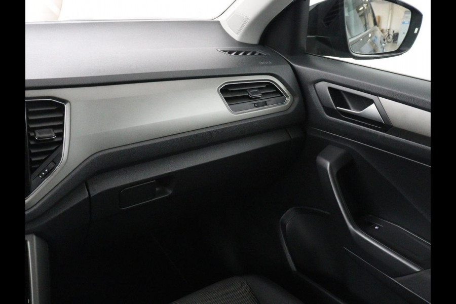 Volkswagen T-Roc 1.5 TSI Style | Trekhaak | Carplay | Adaptive cruise | Navigatie | Climate control | Parkeerhulp | Bluetooth