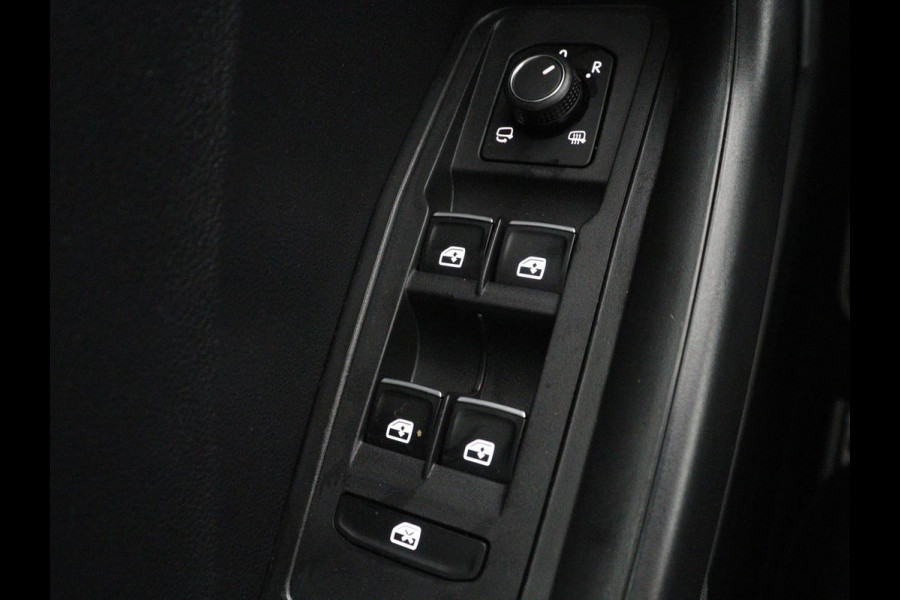 Volkswagen T-Roc 1.5 TSI Style | Trekhaak | Carplay | Adaptive cruise | Navigatie | Climate control | Parkeerhulp | Bluetooth