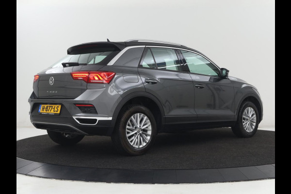Volkswagen T-Roc 1.5 TSI Style | Trekhaak | Carplay | Adaptive cruise | Navigatie | Climate control | Parkeerhulp | Bluetooth