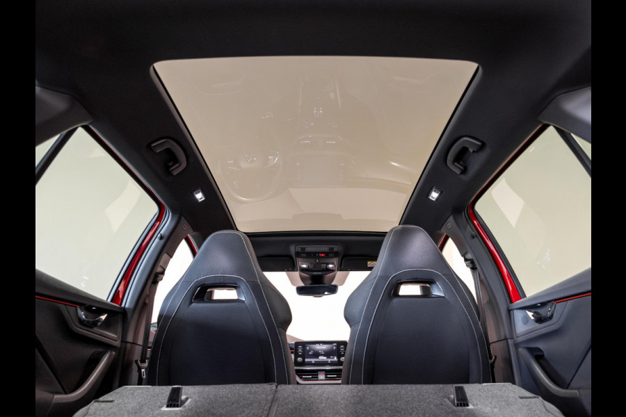 Škoda Kamiq 1.5 TSI ACT Monte Carlo / 150pk / Panorama dak / Achteruitrij camera / Stoel en stuur verwarming /