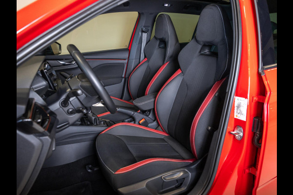 Škoda Kamiq 1.5 TSI ACT Monte Carlo / 150pk / Panorama dak / Achteruitrij camera / Stoel en stuur verwarming /