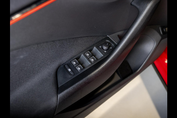 Škoda Kamiq 1.5 TSI ACT Monte Carlo / 150pk / Panorama dak / Achteruitrij camera / Stoel en stuur verwarming /
