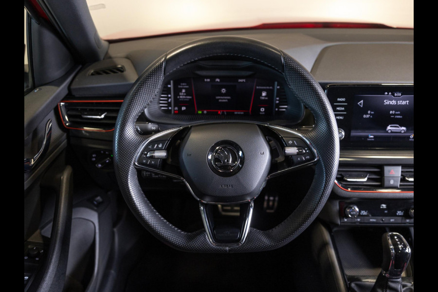 Škoda Kamiq 1.5 TSI ACT Monte Carlo / 150pk / Panorama dak / Achteruitrij camera / Stoel en stuur verwarming /