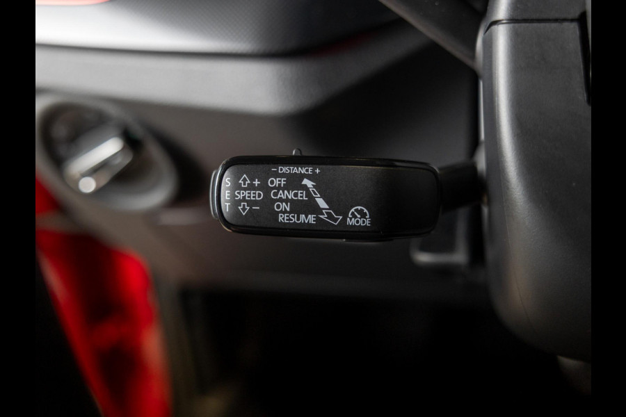 Škoda Kamiq 1.5 TSI ACT Monte Carlo / 150pk / Panorama dak / Achteruitrij camera / Stoel en stuur verwarming /