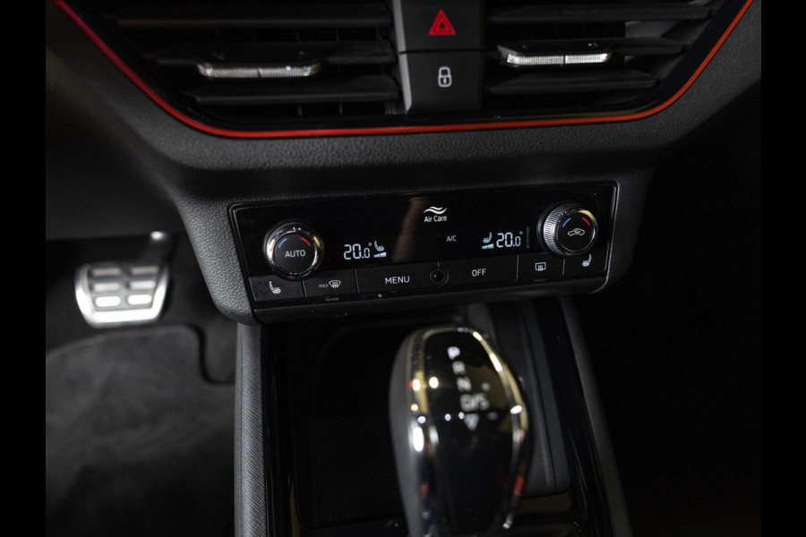 Škoda Kamiq 1.5 TSI ACT Monte Carlo / 150pk / Panorama dak / Achteruitrij camera / Stoel en stuur verwarming /