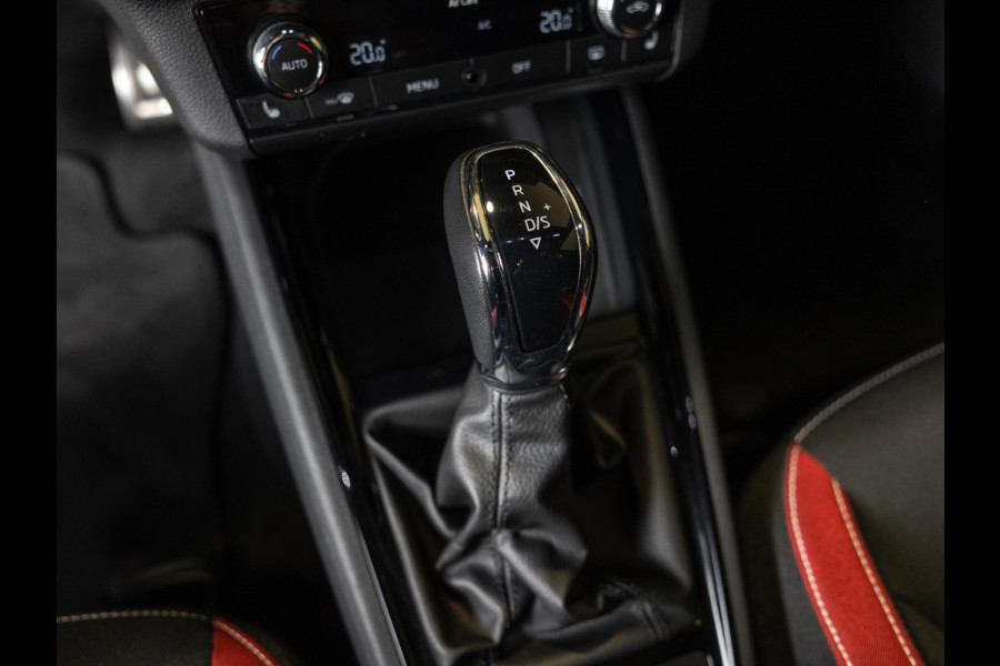 Škoda Kamiq 1.5 TSI ACT Monte Carlo / 150pk / Panorama dak / Achteruitrij camera / Stoel en stuur verwarming /