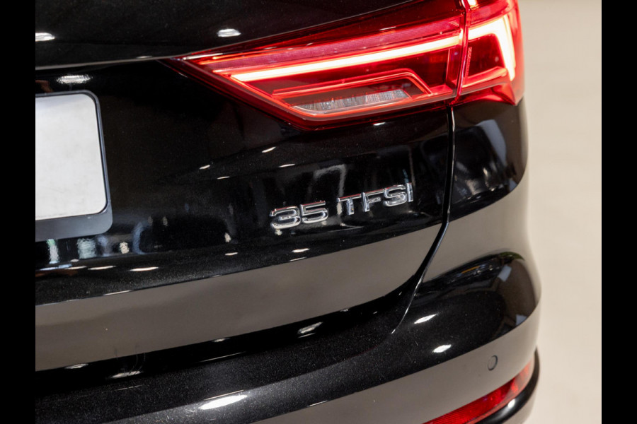 Audi Q3 35 TFSI 2x S-Line edition / 150pk / Panorama dak / Dodehoek herkenning /