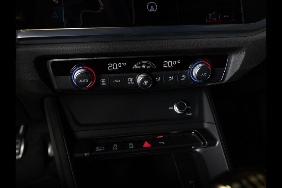 Audi Q3 35 TFSI 2x S-Line edition / 150pk / Panorama dak / Dodehoek herkenning /