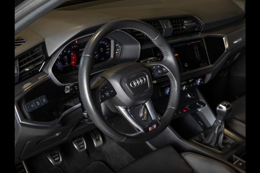 Audi Q3 35 TFSI 2x S-Line edition / 150pk / Panorama dak / Dodehoek herkenning /