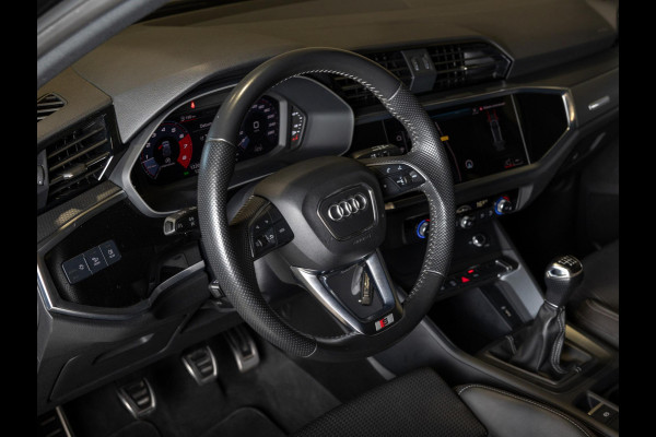Audi Q3 35 TFSI 2x S-Line edition / 150pk / Panorama dak / Dodehoek herkenning /