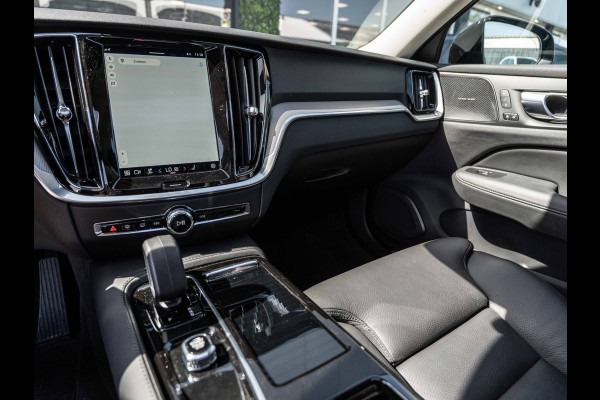 Volvo V60 2.0 T6 Plug-in hybrid AWD Plus Dark | Pano | Surround View | H/K Sound