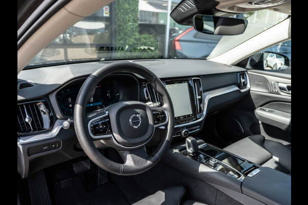 Volvo V60 2.0 T6 Plug-in hybrid AWD Plus Dark | Pano | Surround View | H/K Sound