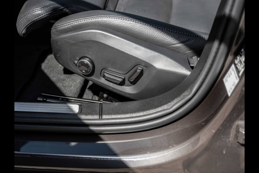 Volvo V60 2.0 T6 Plug-in hybrid AWD Plus Dark | Pano | Surround View | H/K Sound