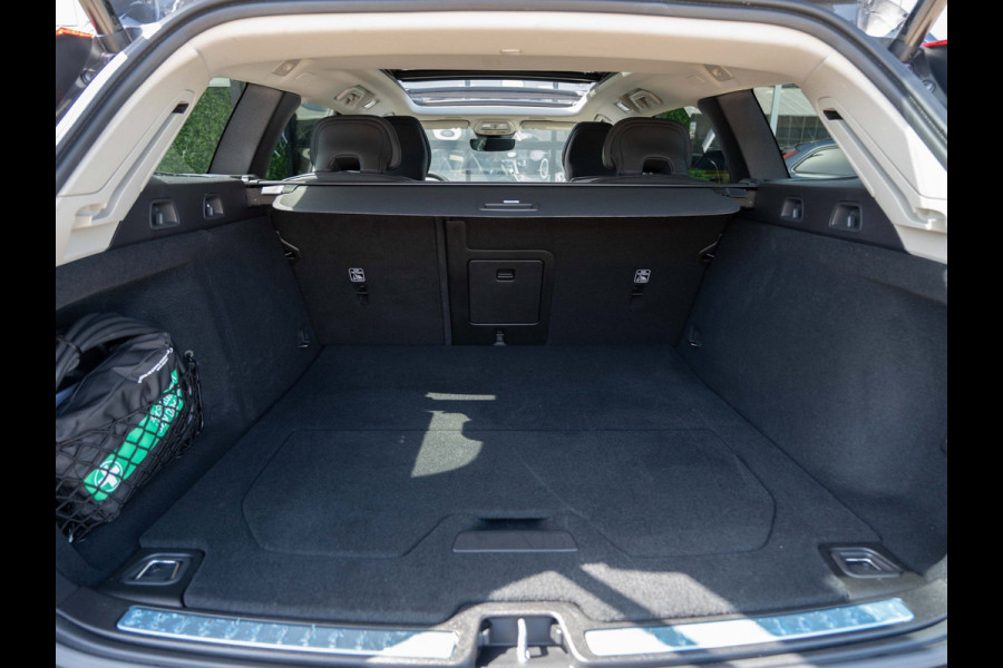 Volvo V60 2.0 T6 Plug-in hybrid AWD Plus Dark | Pano | Surround View | H/K Sound