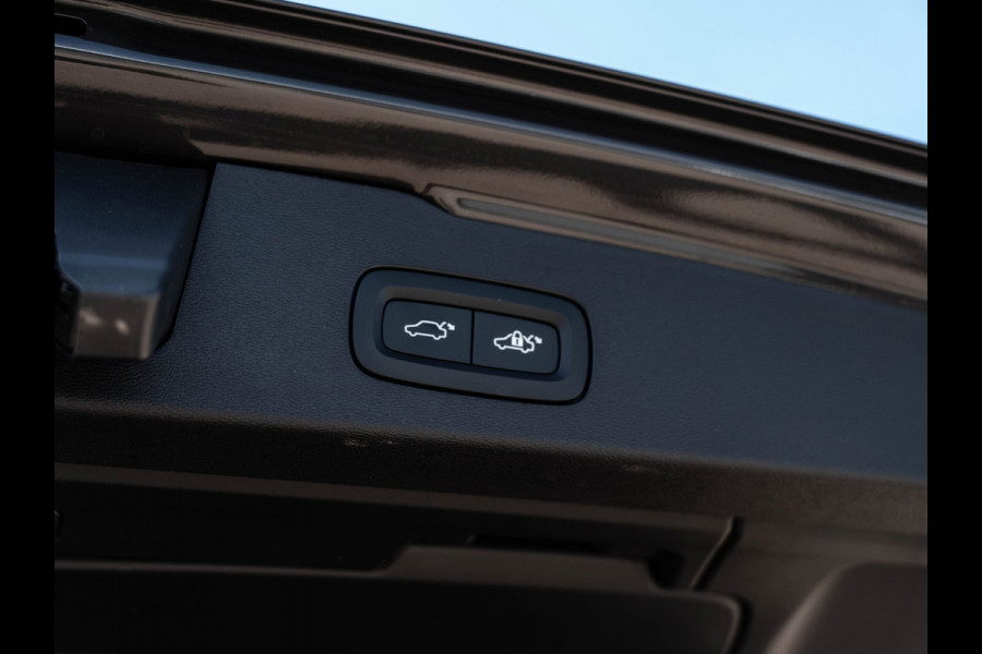 Volvo V60 2.0 T6 Plug-in hybrid AWD Plus Dark | Pano | Surround View | H/K Sound