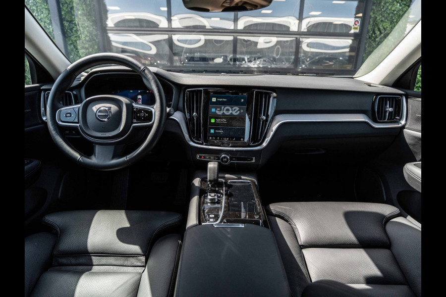 Volvo V60 2.0 T6 Plug-in hybrid AWD Plus Dark | Pano | Surround View | H/K Sound