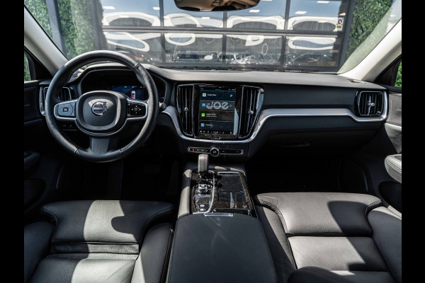 Volvo V60 2.0 T6 Plug-in hybrid AWD Plus Dark | Pano | Surround View | H/K Sound