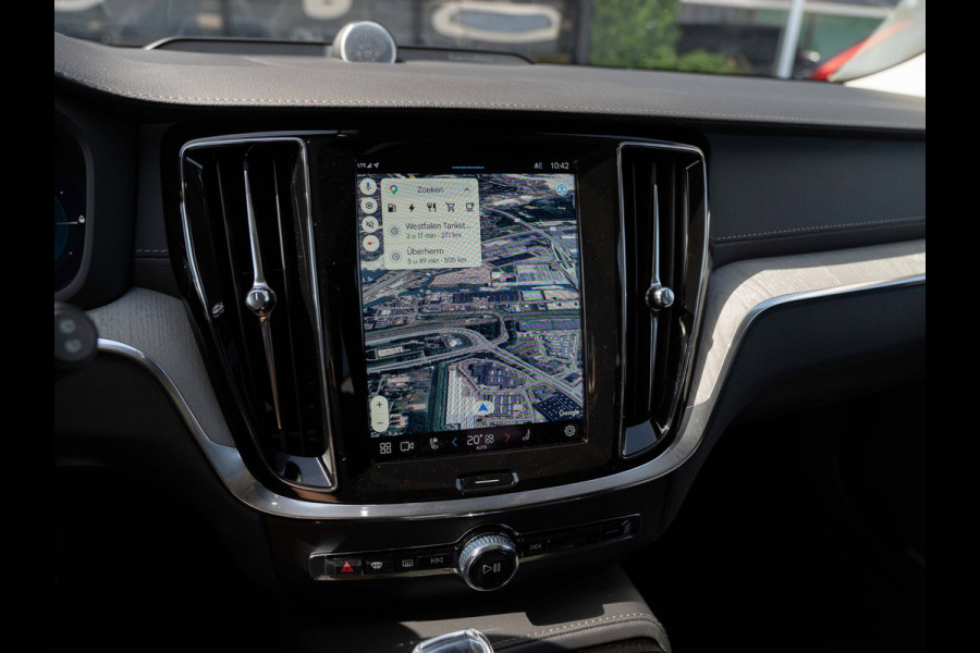 Volvo V60 2.0 T6 Plug-in hybrid AWD Plus Dark | Pano | Surround View | H/K Sound