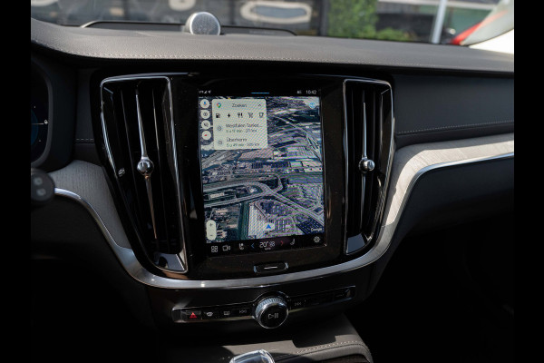 Volvo V60 2.0 T6 Plug-in hybrid AWD Plus Dark | Pano | Surround View | H/K Sound