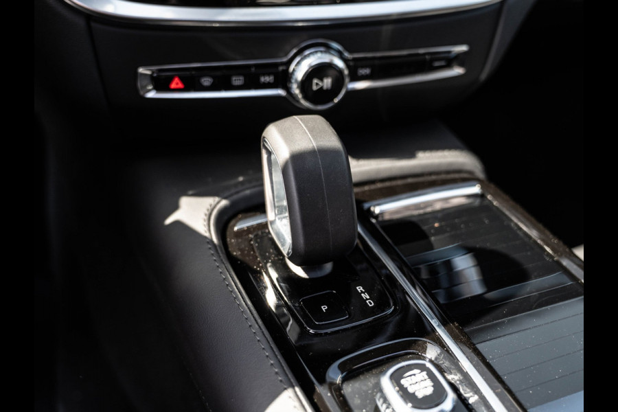Volvo V60 2.0 T6 Plug-in hybrid AWD Plus Dark | Pano | Surround View | H/K Sound