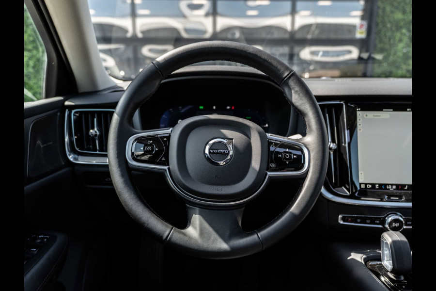 Volvo V60 2.0 T6 Plug-in hybrid AWD Plus Dark | Pano | Surround View | H/K Sound