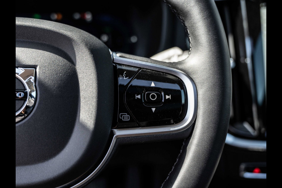 Volvo V60 2.0 T6 Plug-in hybrid AWD Plus Dark | Pano | Surround View | H/K Sound