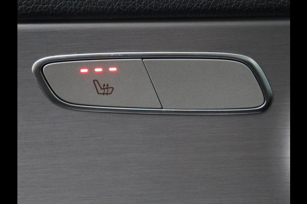 Mercedes-Benz C-Klasse 160 AMG | Stoelverwarming | Leder/Alcantara | Camera | Park Assist | Full LED | Elektrische stoelen | Navigatie | Climate control | Cruise control | Bluetooth