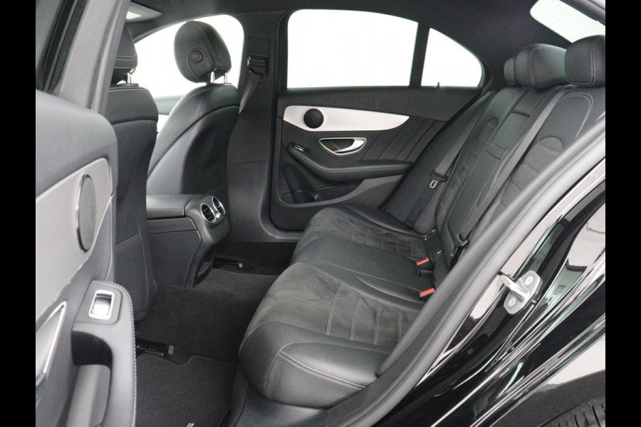 Mercedes-Benz C-Klasse 160 AMG | Stoelverwarming | Leder/Alcantara | Camera | Park Assist | Full LED | Elektrische stoelen | Navigatie | Climate control | Cruise control | Bluetooth