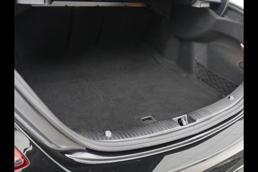 Mercedes-Benz C-Klasse 160 AMG | Stoelverwarming | Leder/Alcantara | Camera | Park Assist | Full LED | Elektrische stoelen | Navigatie | Climate control | Cruise control | Bluetooth